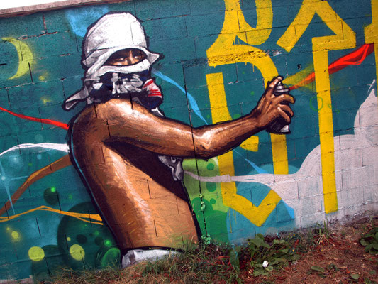 Struggle for life (detail) - JEAN ROOBLE - Spraypaint on wall (2,2 x 2 m) - Talence, 2010