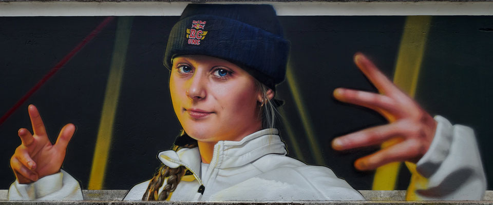 BGIRL KIMIE (detail) - Acrylic and spraypaint on wall - 3 x 11 m - For RedBull BC One - Bordeaux (2025)