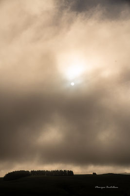 Sous les nuages