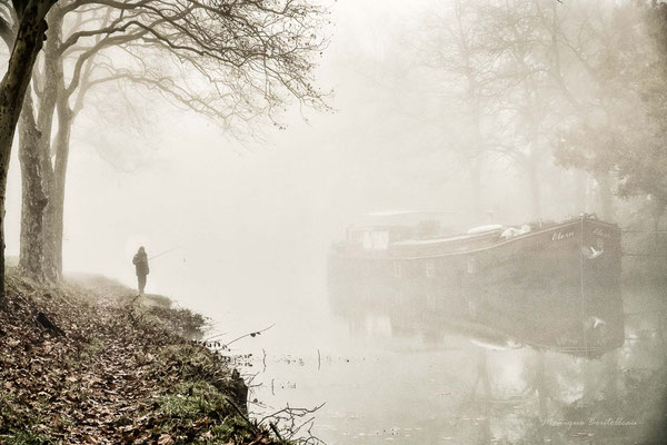 La péniche et le pêcheur