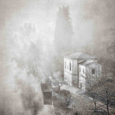 La maison dans la brume