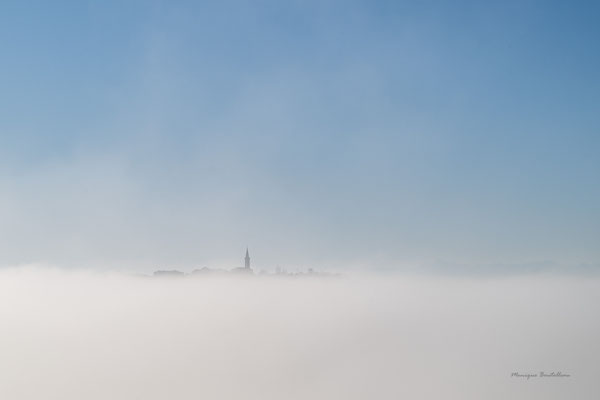 Brignemont dans la brume