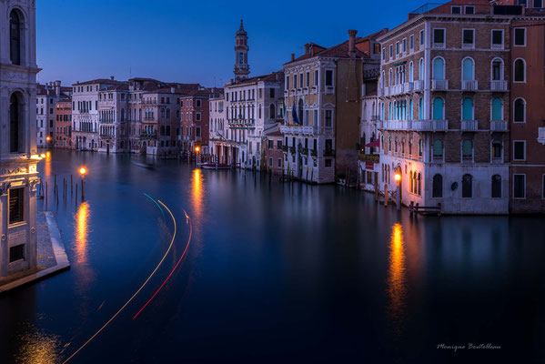 Heure bleue sur le grand canal