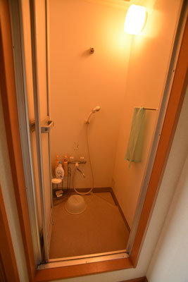 6畳個室(2F)のシャワールームです。