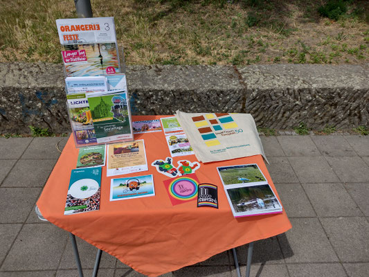 Infostand im Fennpfuhlpark