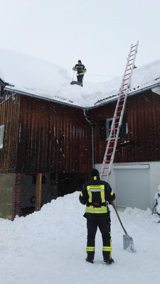 Feuerwehr Ermengerst - Dachabschaufeln Ermengerst