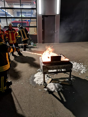 Feuerwehr Ermengerst - Schaumübung 2019