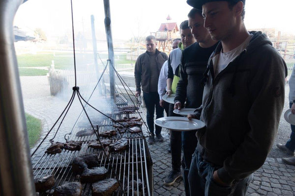 2019 Bildungsfahrt der Jugendfeuerwehr Oberallgäu - Grillen im "Ochs am Berg"