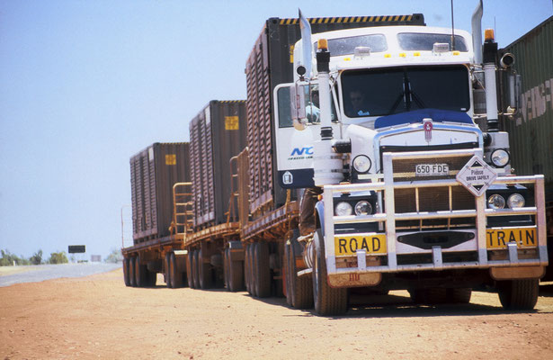 K01.0010_Australien_Roadtrain ©hn