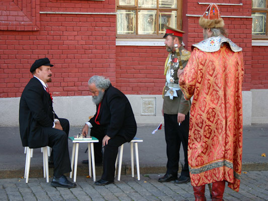 Lenin-Marx-Stalin-Pope©as