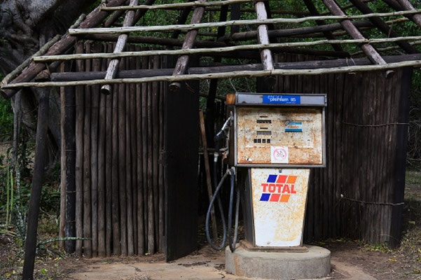futuristische tankstelle_©dw