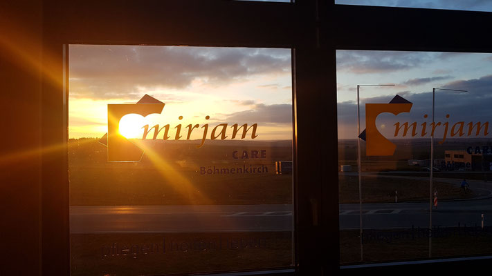 Sonnenuntergang in den Geschäftsräumen, Februar 2020