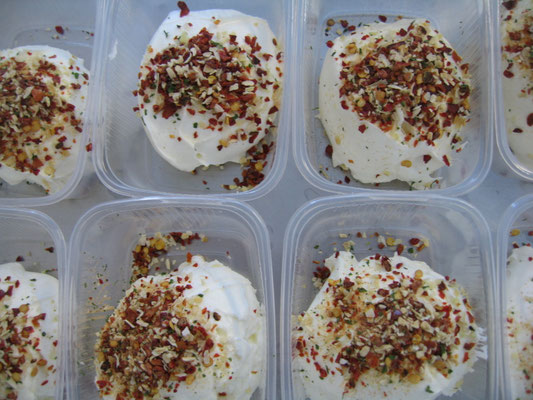 Milchprodukte in einer Schale serviert