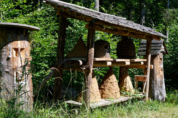 Campus Galli / Bienenstöcke