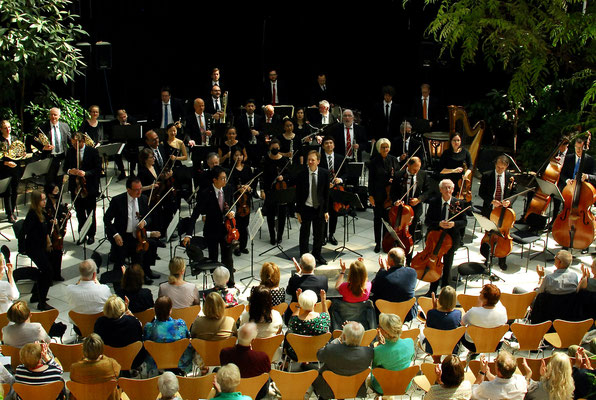 Die Neue Philharmonie Westfalen im Glashaus (Sommerkonzert)
