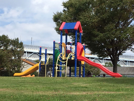 荒子川公園＿コンビ遊具