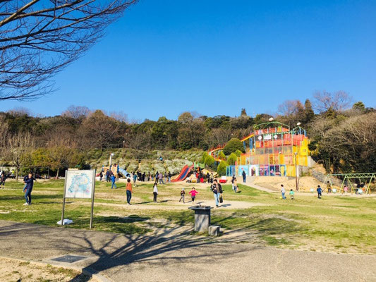 半田運動公園＿バーベキュー場内遊具＿001