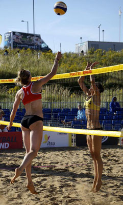 Mel Coutts & Lynne Beattie Beach Volleyball Scotland UK Commonwealth Games Gold Coast 2018