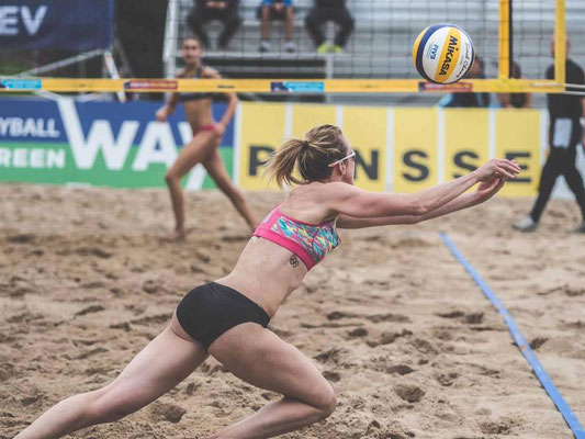 Mel Coutts & Lynne Beattie Beach Volleyball Scotland UK Commonwealth Games Gold Coast 2018