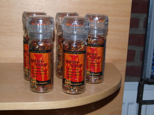 Bushveld - Gewürzmischung in der Mühle - aus Südafrika - bunter Mix aus Tomaten, Oliven und Pfeffer