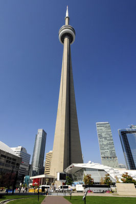 CN Tower in Toronto, mit 553 m galt der Fernsehturm als höchste der Welt