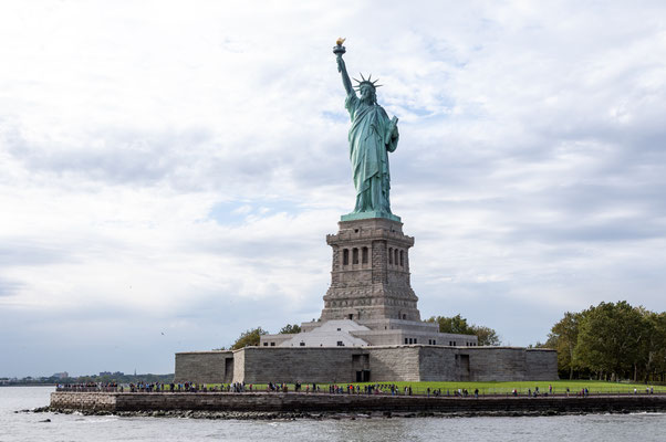 Freiheitsstatue auf Liberty Island im New Yorker Hafen