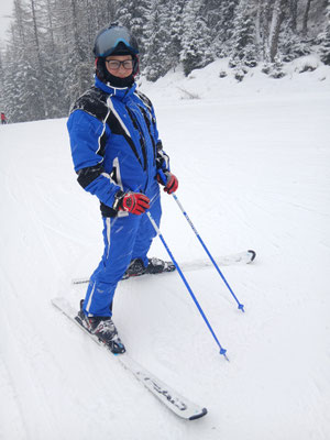 Freitag fahren bei Schneefall und Neuschnee