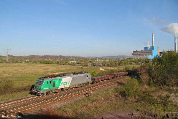 SNCF FRET BB37010 mit DGS 44454 Dillingen Hochofen Hütte - Forbach/F (Dunkerque), Ensdorf 21.04.2015