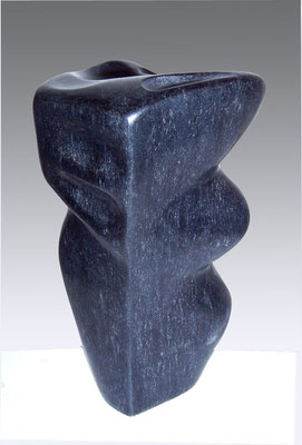 >Meereslauschen<, Gabbro, 2006, H 37 cm