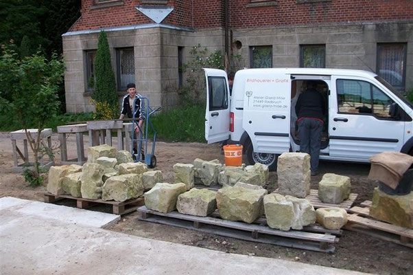 Transport der fertigen Einzelsteine zur Woltersburger Mühle nach Uelzen