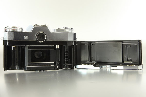 ZEISS Ikon Contaflex Super Neu  ©  engel-art.ch