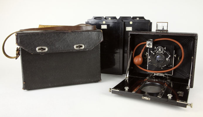 SUTER BASEL  Klappbare-Universal-Kamera 13x18cm  ~ 1903  © engel-art.ch