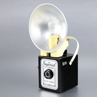 IMPERIAL Six-Twenty Flash Camera  ~ 1956  ©  engel-art.ch