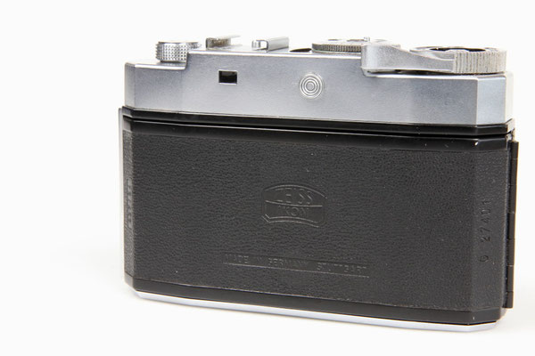 ZEISS Ikon Contina IIa 527/24  ©  engel-art.ch