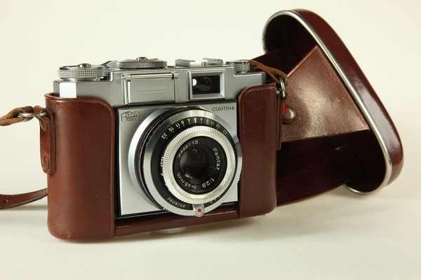 ZEISS Ikon Contina-matic III  ©  engel-art.ch