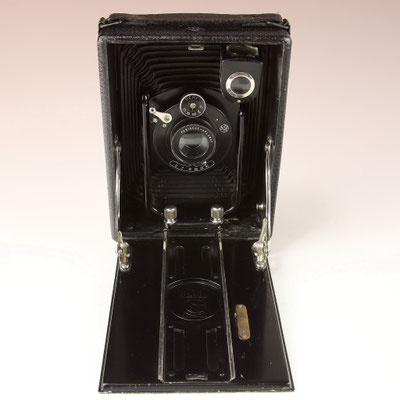 NETTEL Taxo  Laufbodenkamera 9x12cm ~ 1914  ©  engel-art.ch