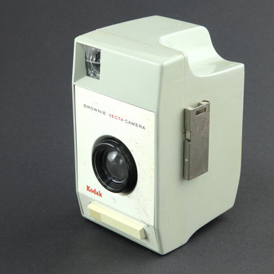 KODAK Brownie Vecta Camera  1962 - 1967  ©  engel-art.ch