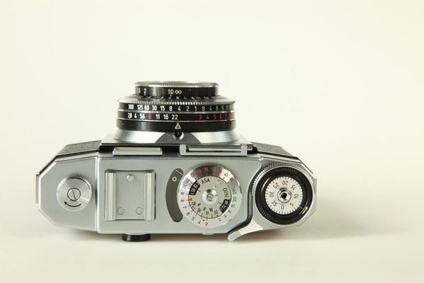ZEISS Ikon Contina-matic III  ©  engel-art.ch
