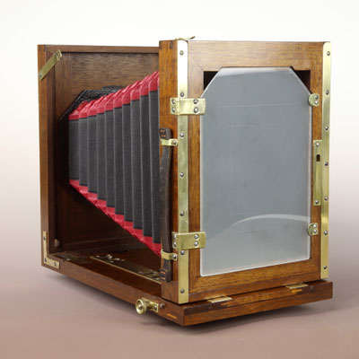 Engel-Feitknecht Reisekamera  13x18cm   ~ 1880  ©  engel-art.ch