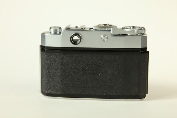 ZEISS Ikon Contina-matic III  ©  engel-art.ch