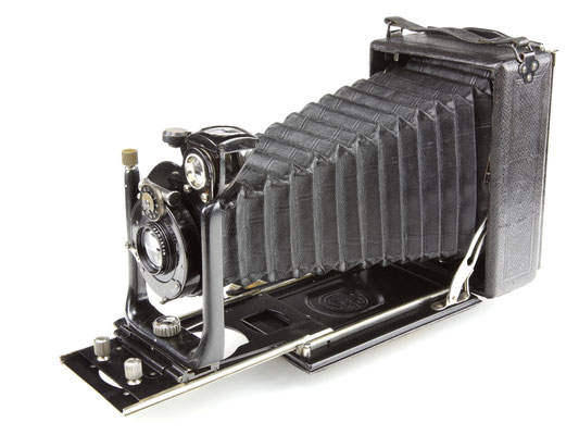 Contessa  Laufbodenkamera ? Modell ? ~ 1920  ©engel-art.ch