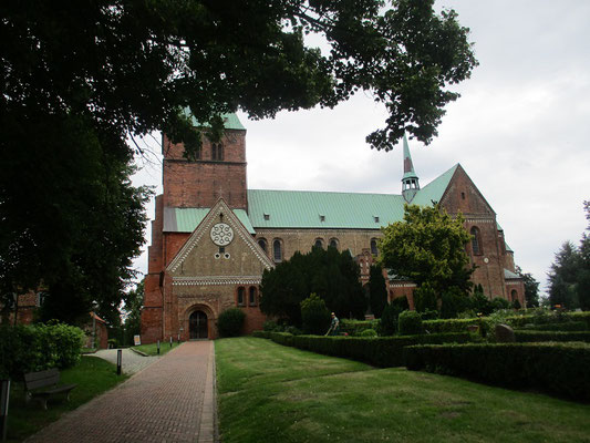 Der Ratzeburger Dom ist eine der ältesten Backsteinkirchen Norddeutschlands 1160-1220, gegründet von Heinrich dem Löwen