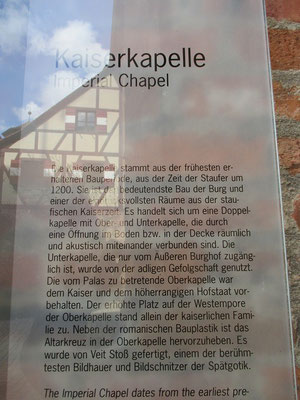 Da der Besucheransturm enorm war, konzentrierten wir uns auf die Kapelle, die nicht so sehr  frequentiert war.