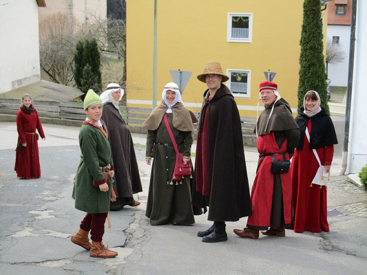 Durch den Ort Trausnitz gelangen wir zur Burg.