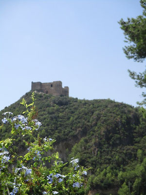 Im  kleinen Ort Forna hat man noch mal eine schöne Sicht auf die Burg