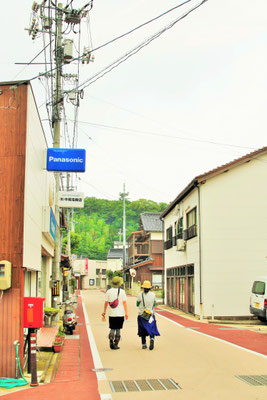 フェリーの中で店長さんのお母さんに出会ったことがあるというオキャクサマもご来店♪ブンテンPR隊長のお母さんです♪