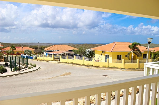 Balkon-Ferienhaus-CAS-IGUANA-Urlaub-Curacao-Karibik-Villapark-Fontein