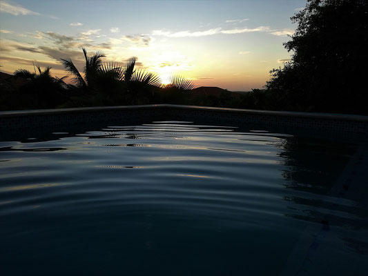 Karibik-bei-Nacht-Urlaub-Curacao-Ferienhaus-Karibik-Villapark-Fontein