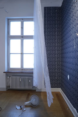 Anna Bittersohl | sea should be effortless/ Variation für Stuckraum | 2023