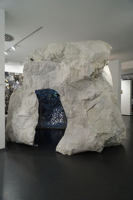 Anna Bittersohl | tiny are the walls and flat is the roof (exhibition view) | 2022 | Galerie Schlichtenmaier | Stuttgart